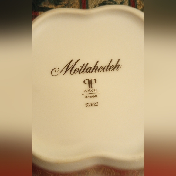 Mottahedeh Vintage Rare Find Funny Porcelain Jewelry Trinket Tray, Cream, Blue - Picture 4 of 6